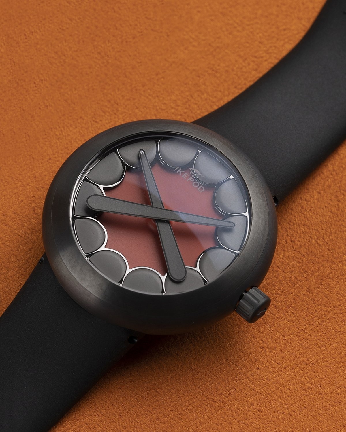 KAWS x Ikepod Horizon – Complete Set (2012 NOS) - Watches - Black - Image 14