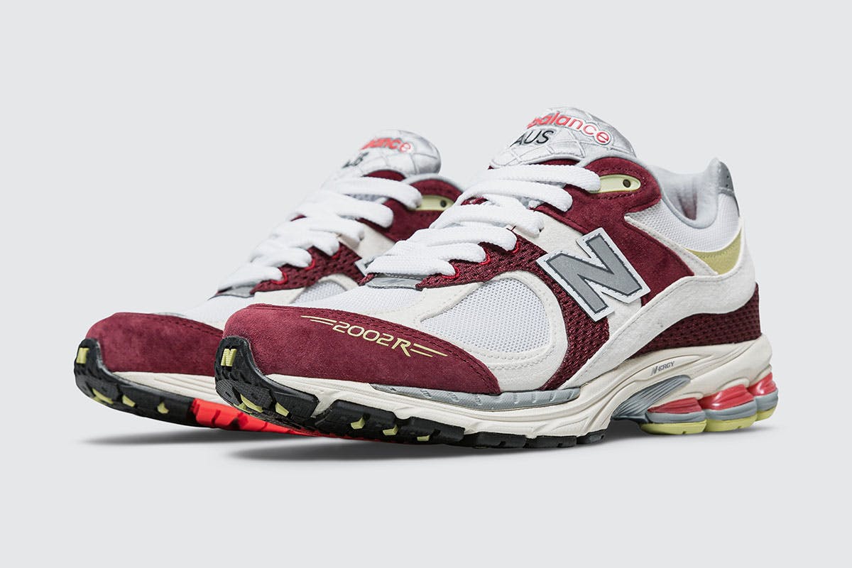 new-balance-2002r-up-there3