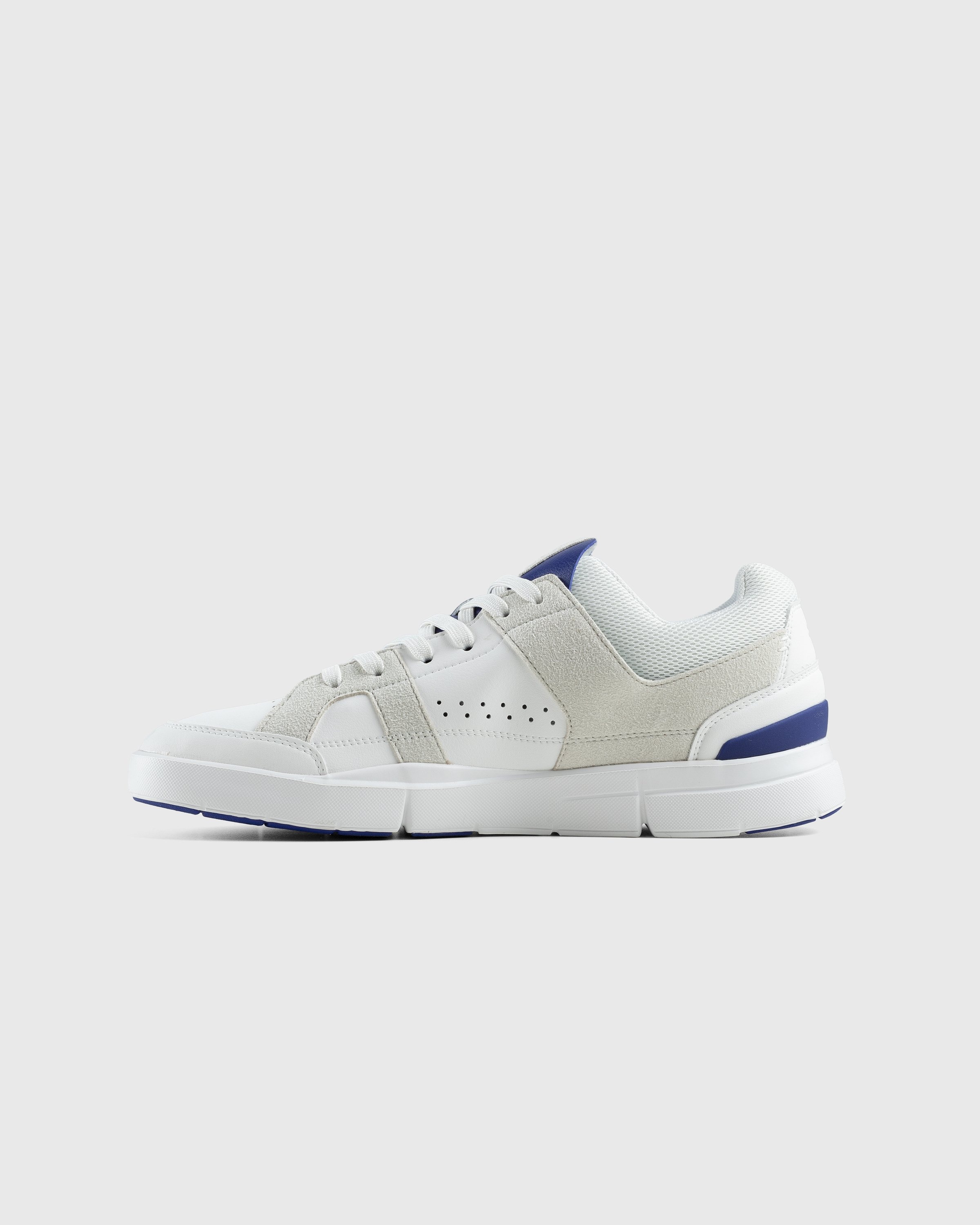 On – THE ROGER Clubhouse White/Indigo - Sneakers - White - Image 2