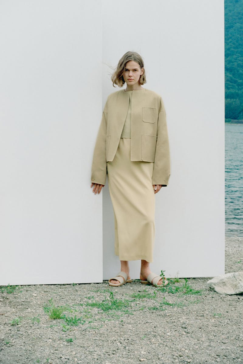 auralee-ss22-collection-new-balance-2002r (11)