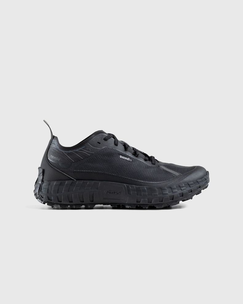 Norda – 001 W Stealth Black