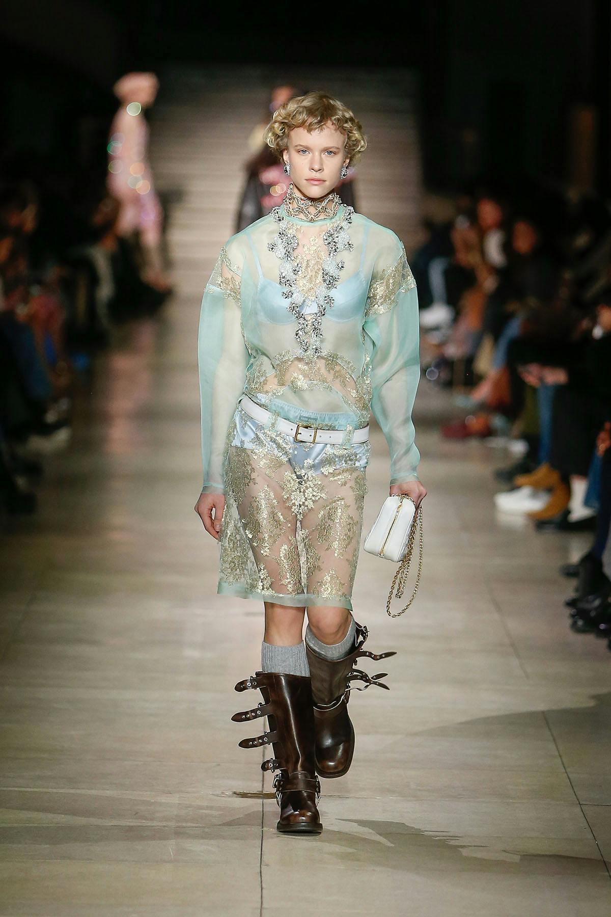 miu-miu-fw22-mini-skirt-set-20