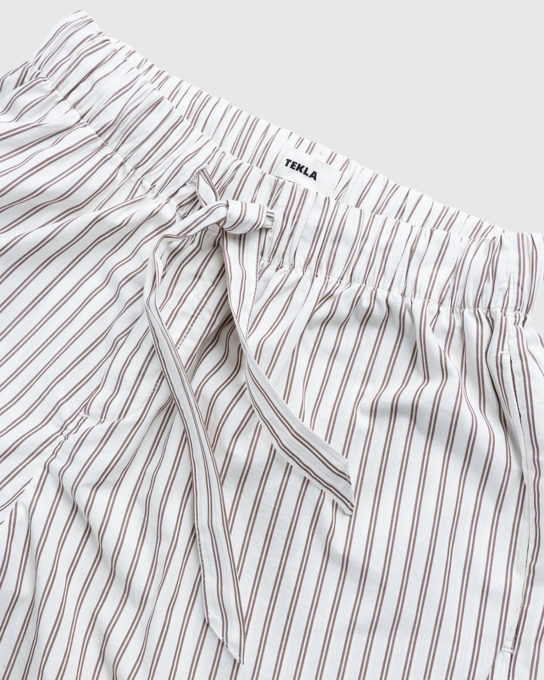Tekla – Cotton Poplin Pyjamas Shorts Hopper Stripes - Loungewear - Beige - Image 3