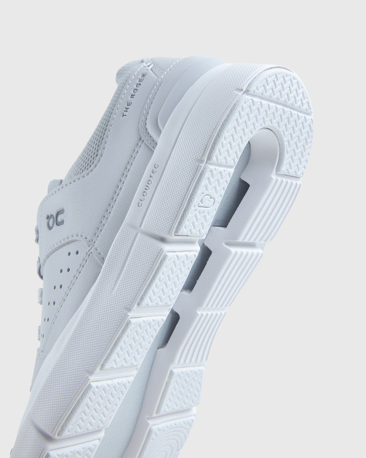 On – The Roger Clubhouse Glacier White - Low Top Sneakers - White - Image 5