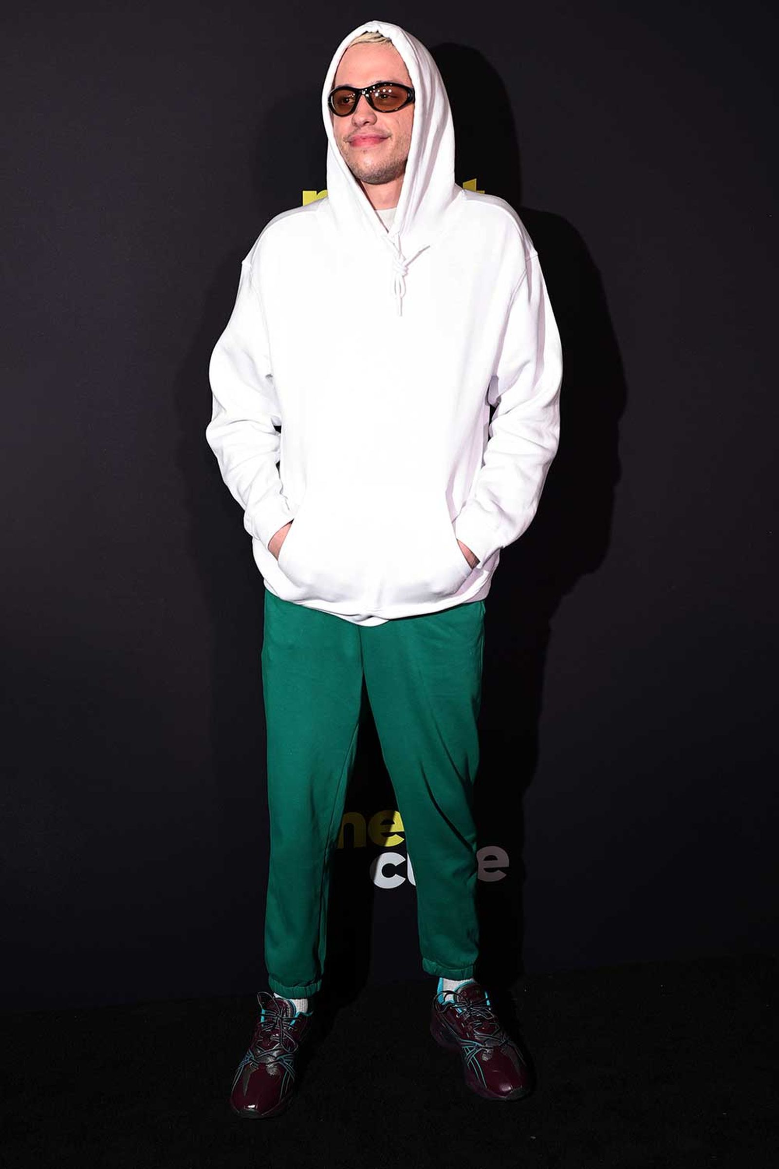 pete-davidson-hm-hoodie-red-carpet-outfit-2022-2