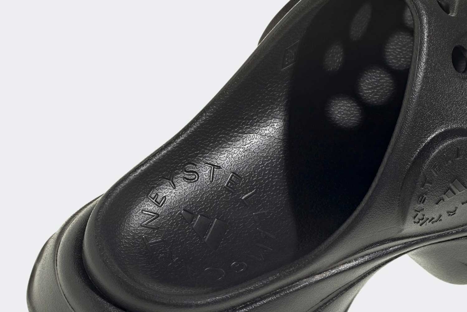 adidas-stella-mccartney-clog-yeezy-foam-slide-5