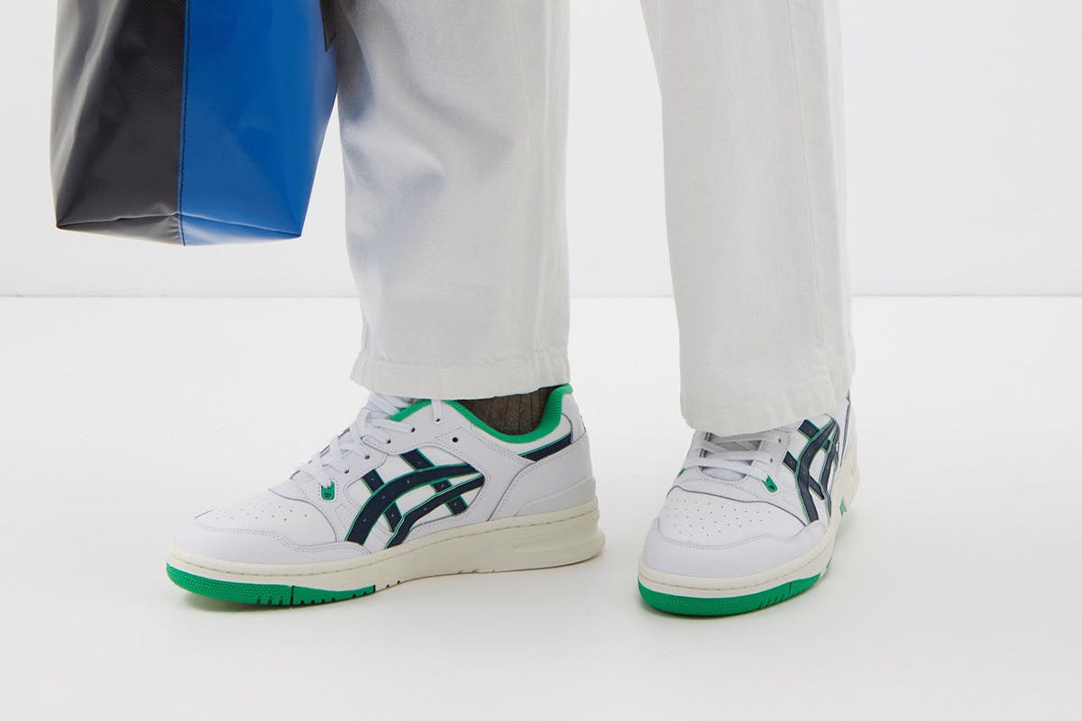 tennis sneakers
