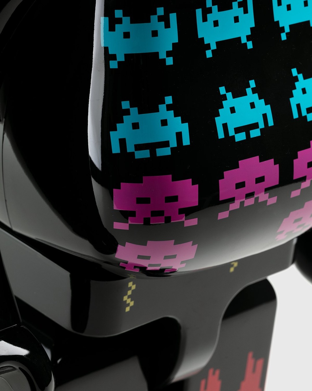 Medicom – Be@rbrick Space Invaders 1000% Black - Toys - Black - Image 8