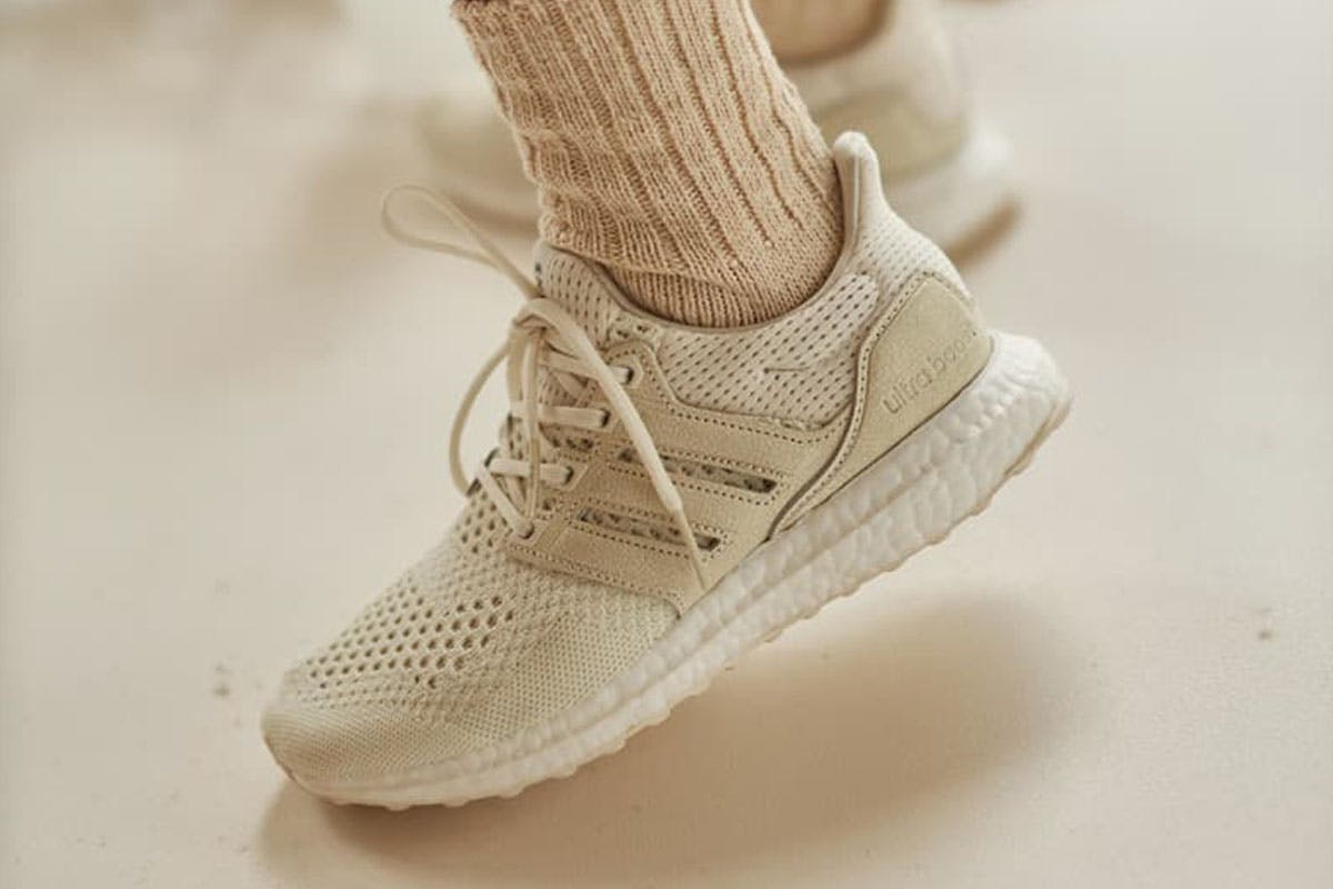 reducir Ambientalista ramo de flores END. x adidas Ultraboost OG 1.0 "Ceramic Craze:" Release Info