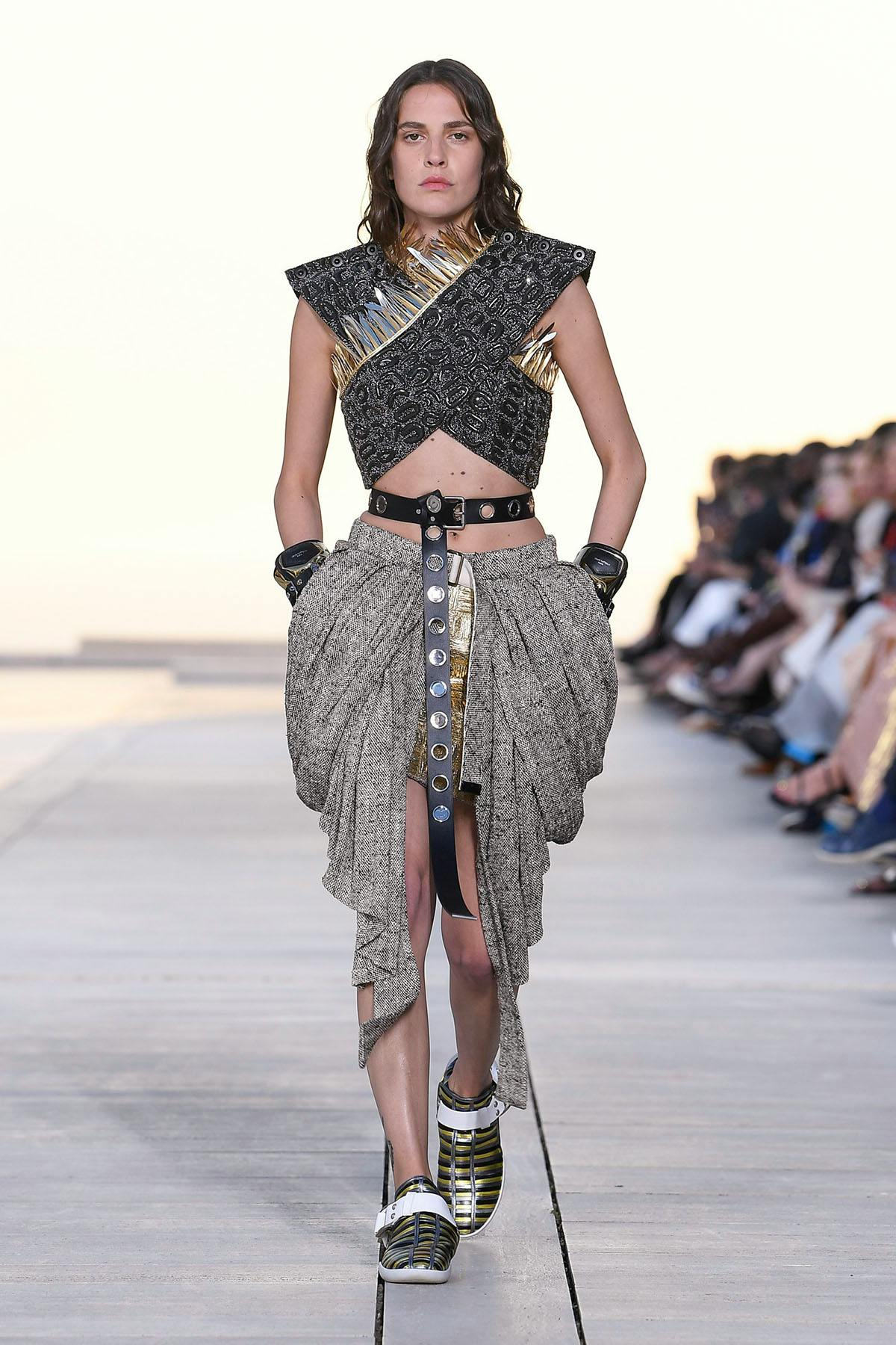 louis-vuitton-resort-2023-belt-12