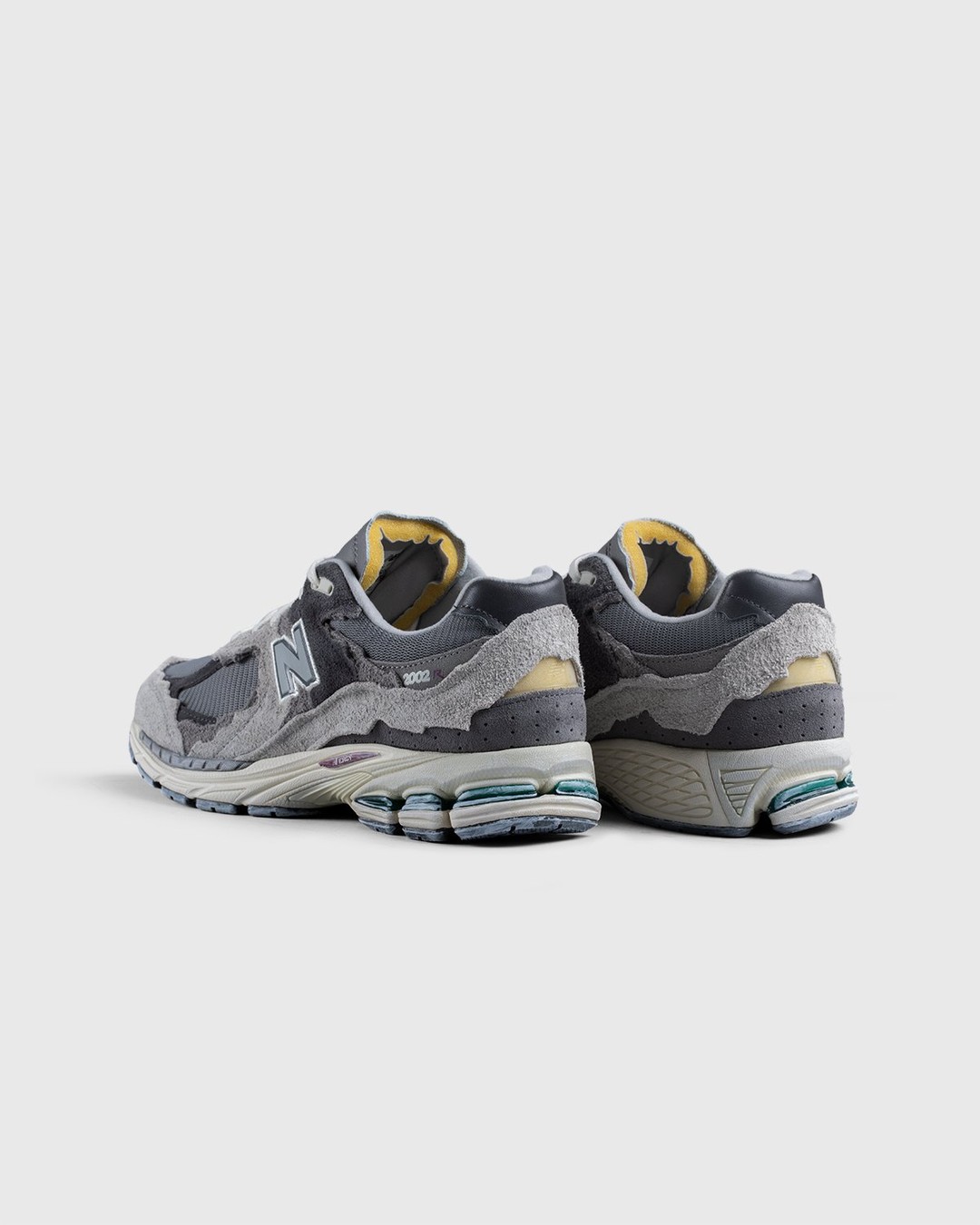 New Balance – M2002RDA Rain Cloud - Sneakers - Grey - Image 4