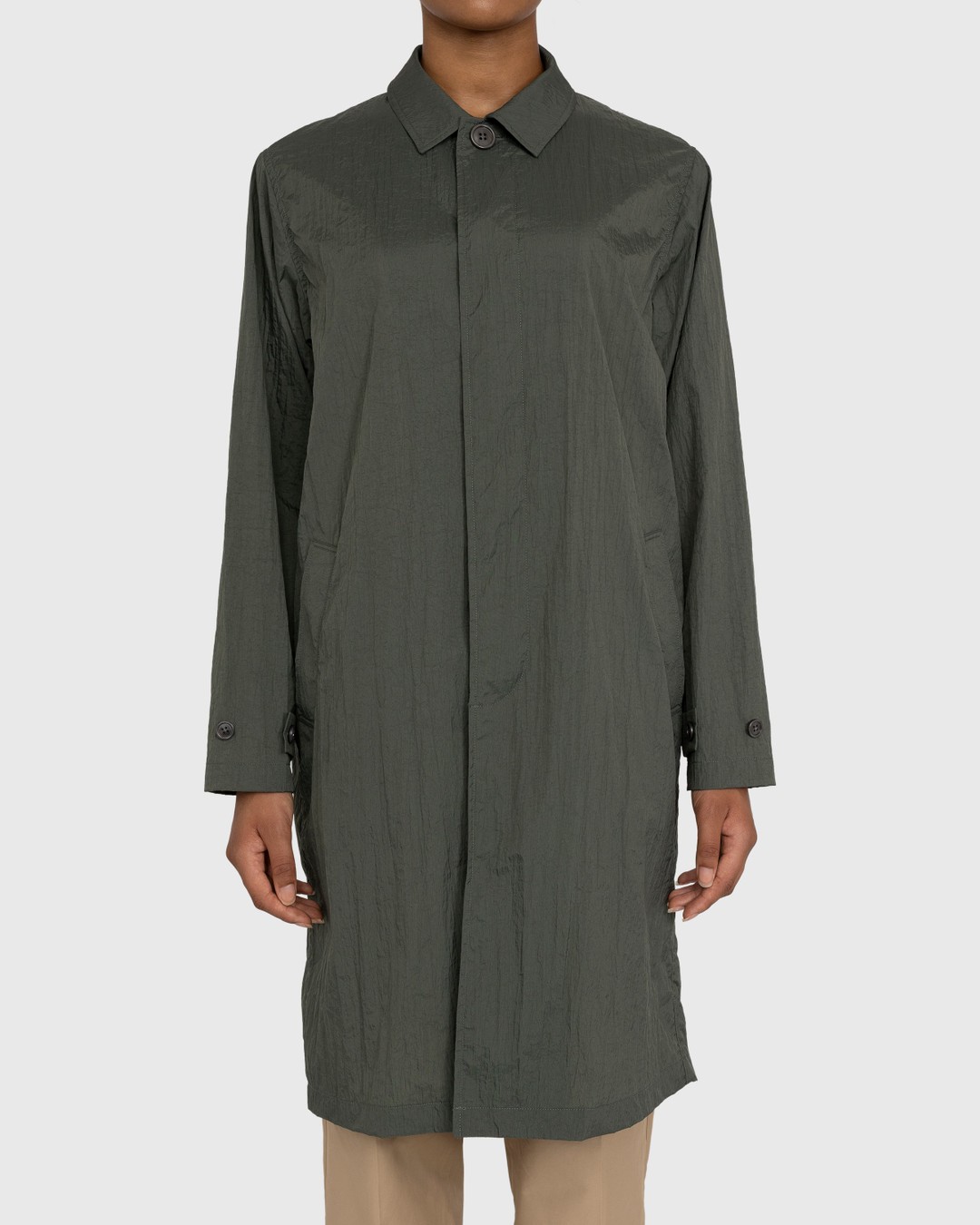 Highsnobiety – Crinkle Nylon Mac Khaki - Trench Coats - Green - Image 2