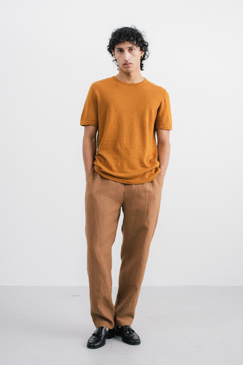akindofguise-ss23-001_0013_Hamdi Knit T-Shirt_Arabian Spice