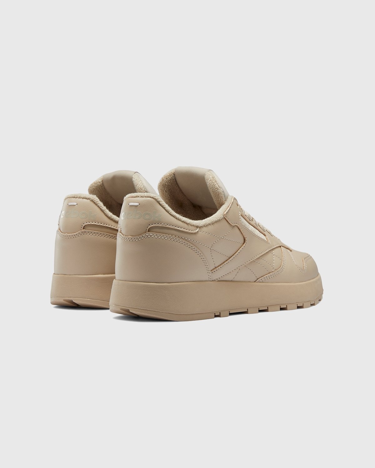 Maison Margiela x Reebok – Classic Leather Tabi Natural - Sneakers - Beige - Image 3