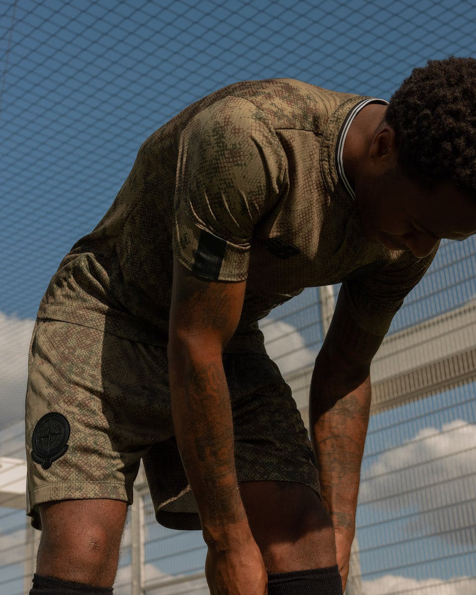 stone-island-new-balance-football-collaboration_4