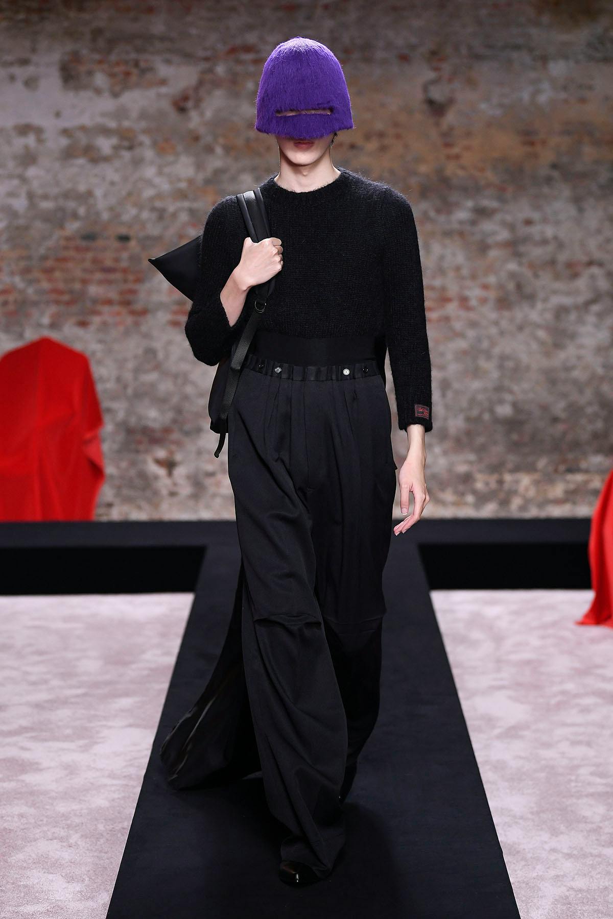 Raf Simons Fall Winter 2022 Men S Women S Runway Collection