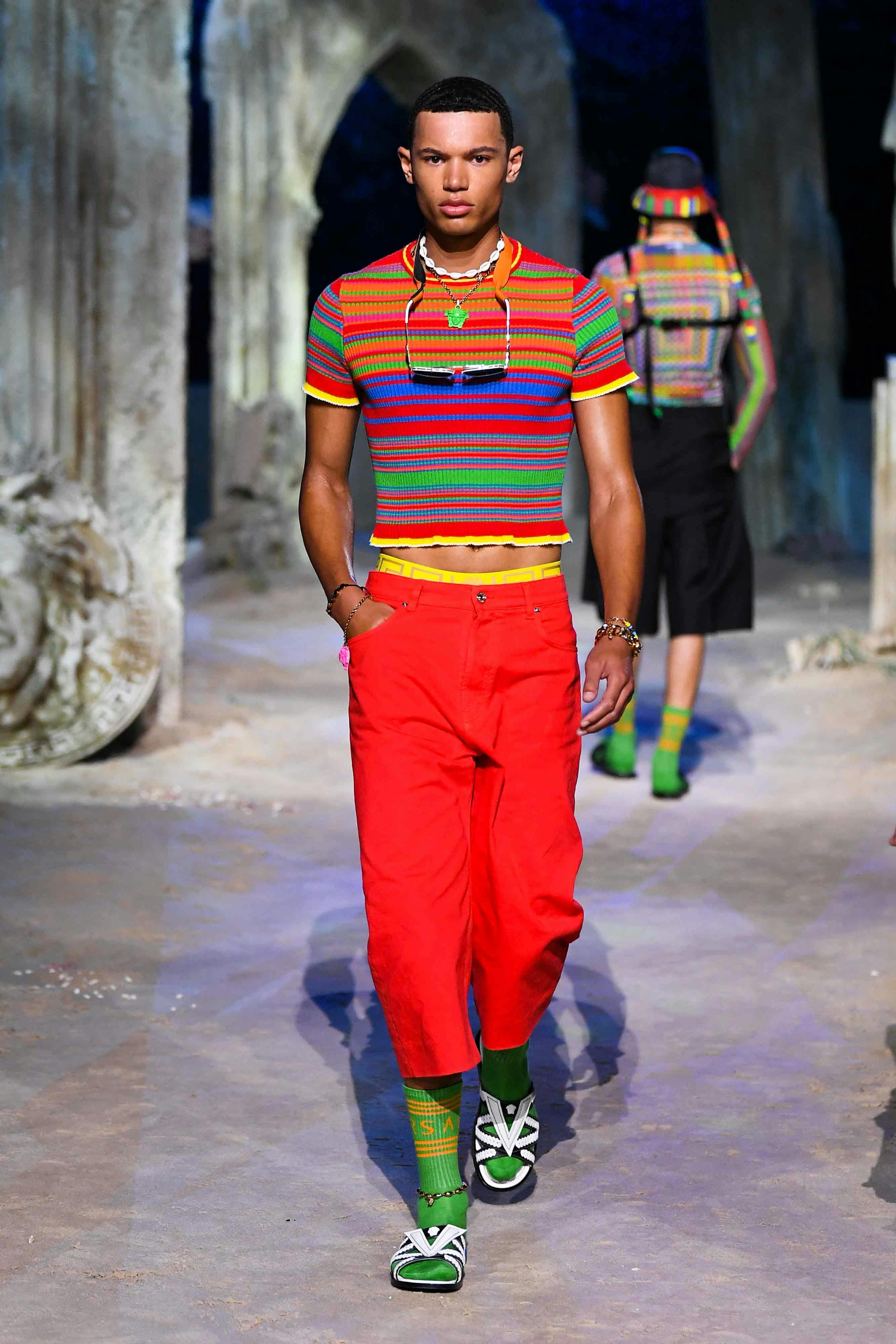 Bezienswaardigheden bekijken Cerebrum huwelijk Versace Took Us On a Vacation to the Future