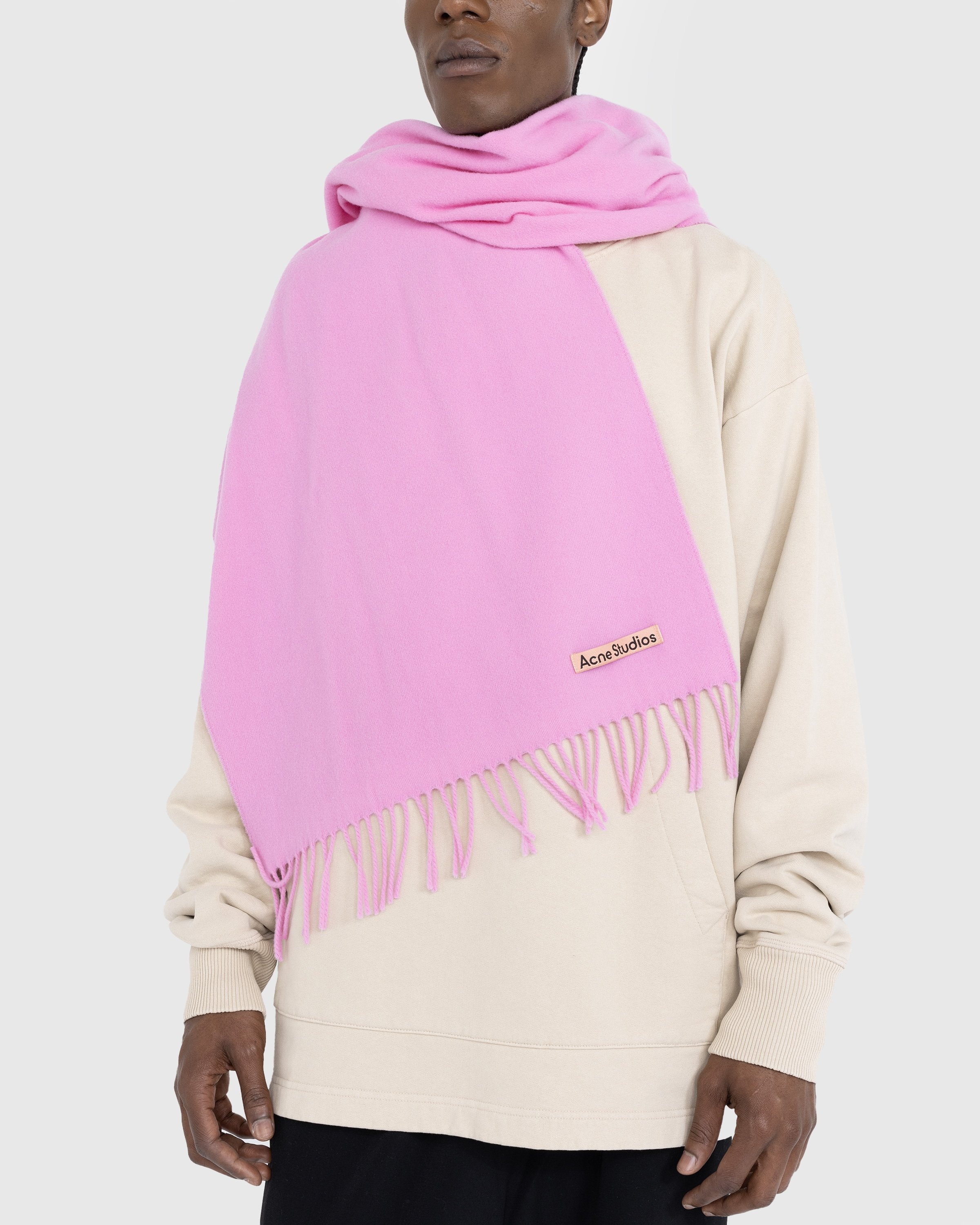 Acne Studios – Fringe Wool Scarf Bubble Pink - Scarves - Pink - Image 4