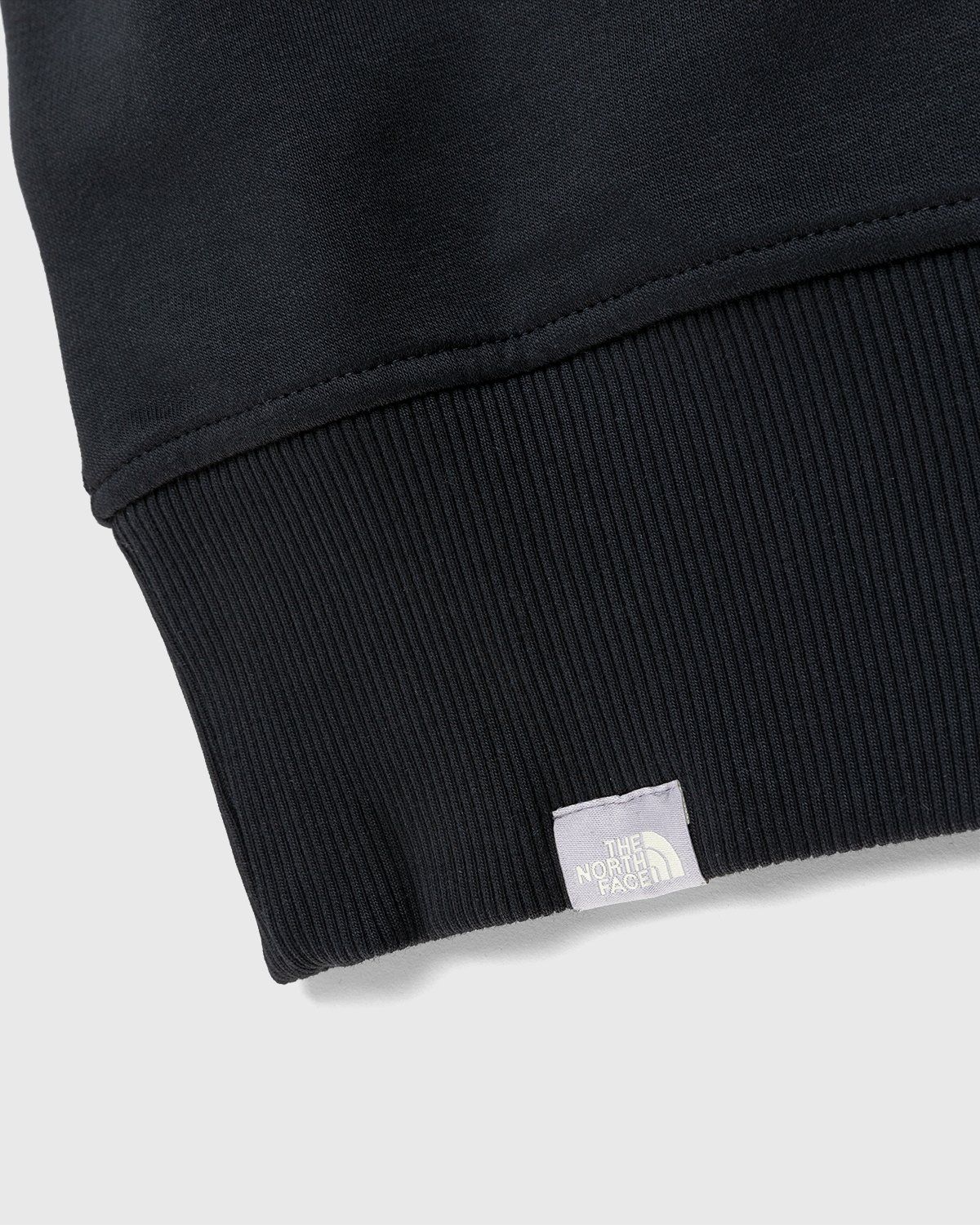 The North Face – Oversized Essential Hoodie Black - Sweats - Black - Image 4