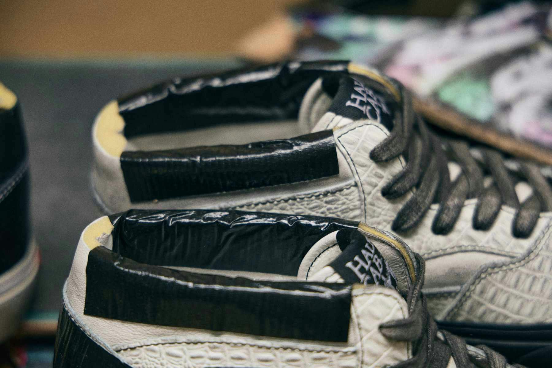vans-sneakers-duct-tape (6)