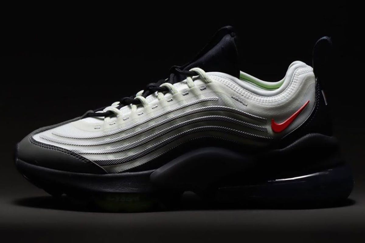 Nike Air max Zoom 950 product shot black background