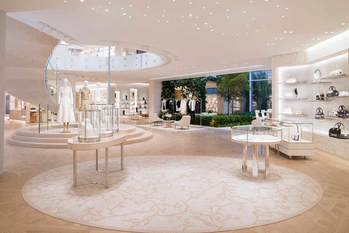 DIOR 30 MONTAIGNE inside cafe restaurant boutique store address (3)