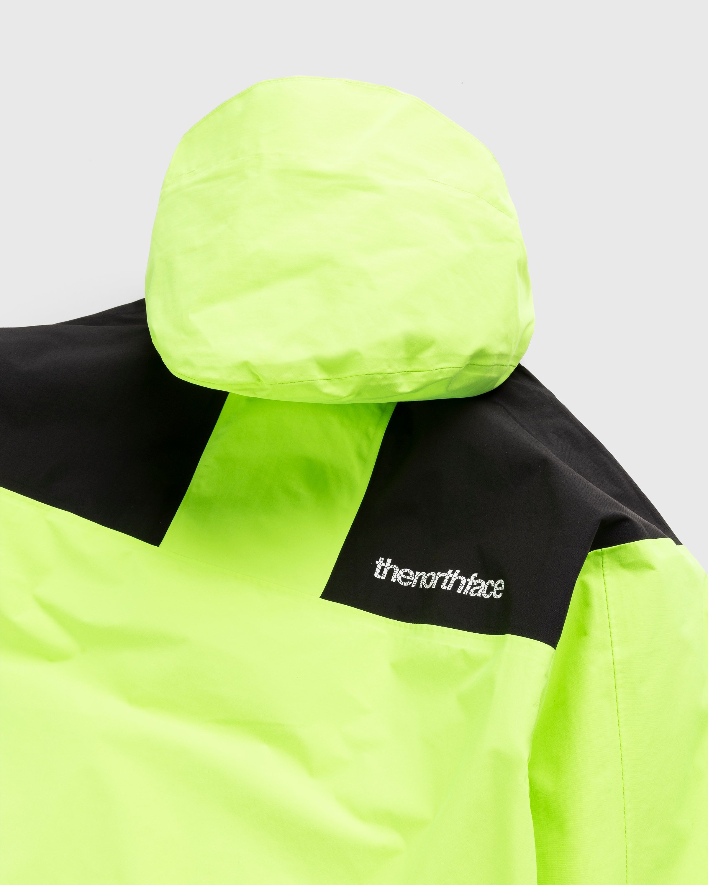 The North Face – M Origins 86 Mountain Jacket Safety Green - Windbreakers - Green - Image 3