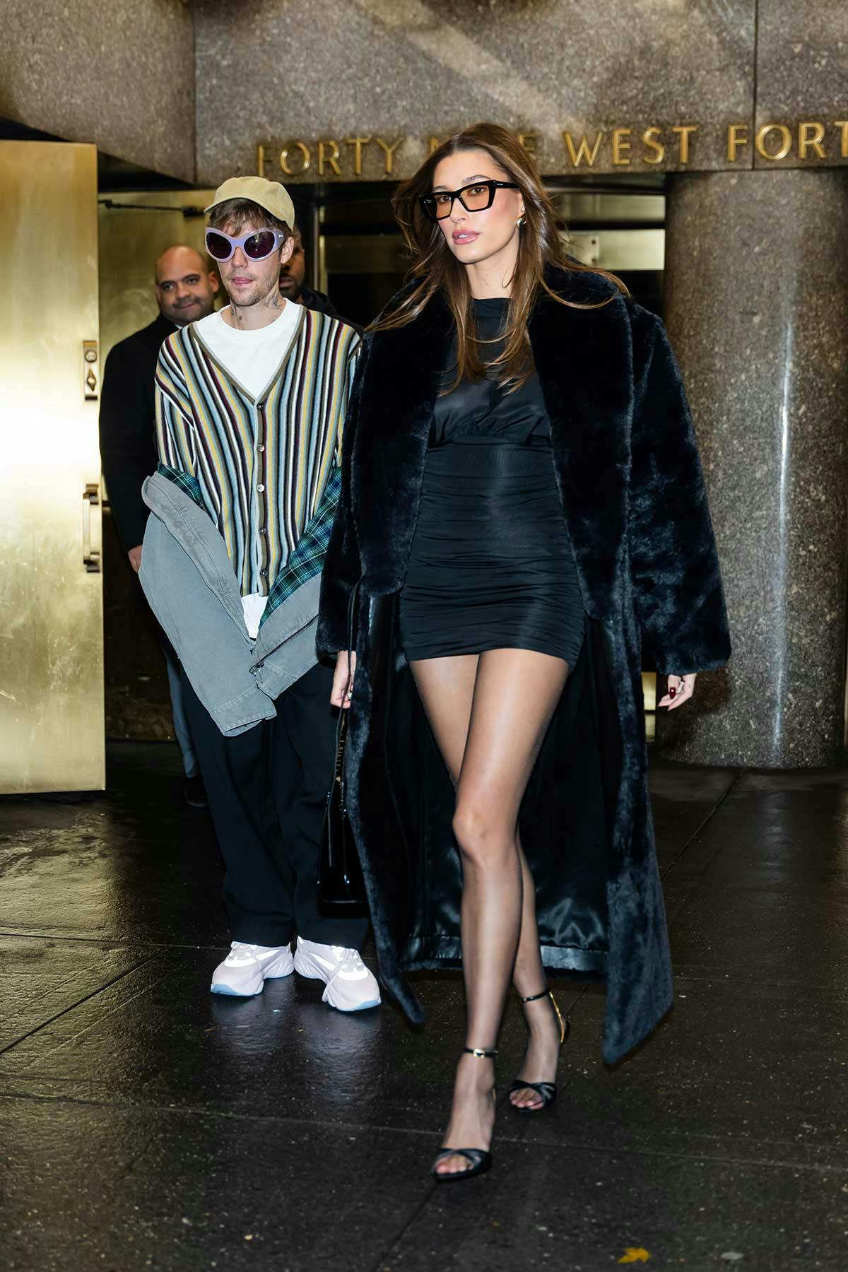Tag ud guld petulance Justin Bieber's Giant Bug Sunglasses vs. Hailey's Slick Shades