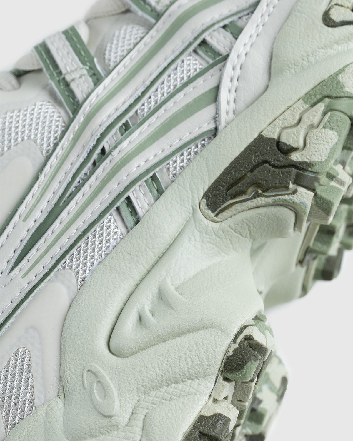 asics – Gel Nandi Smoke Grey Swamp Green - Sneakers - Grey - Image 6