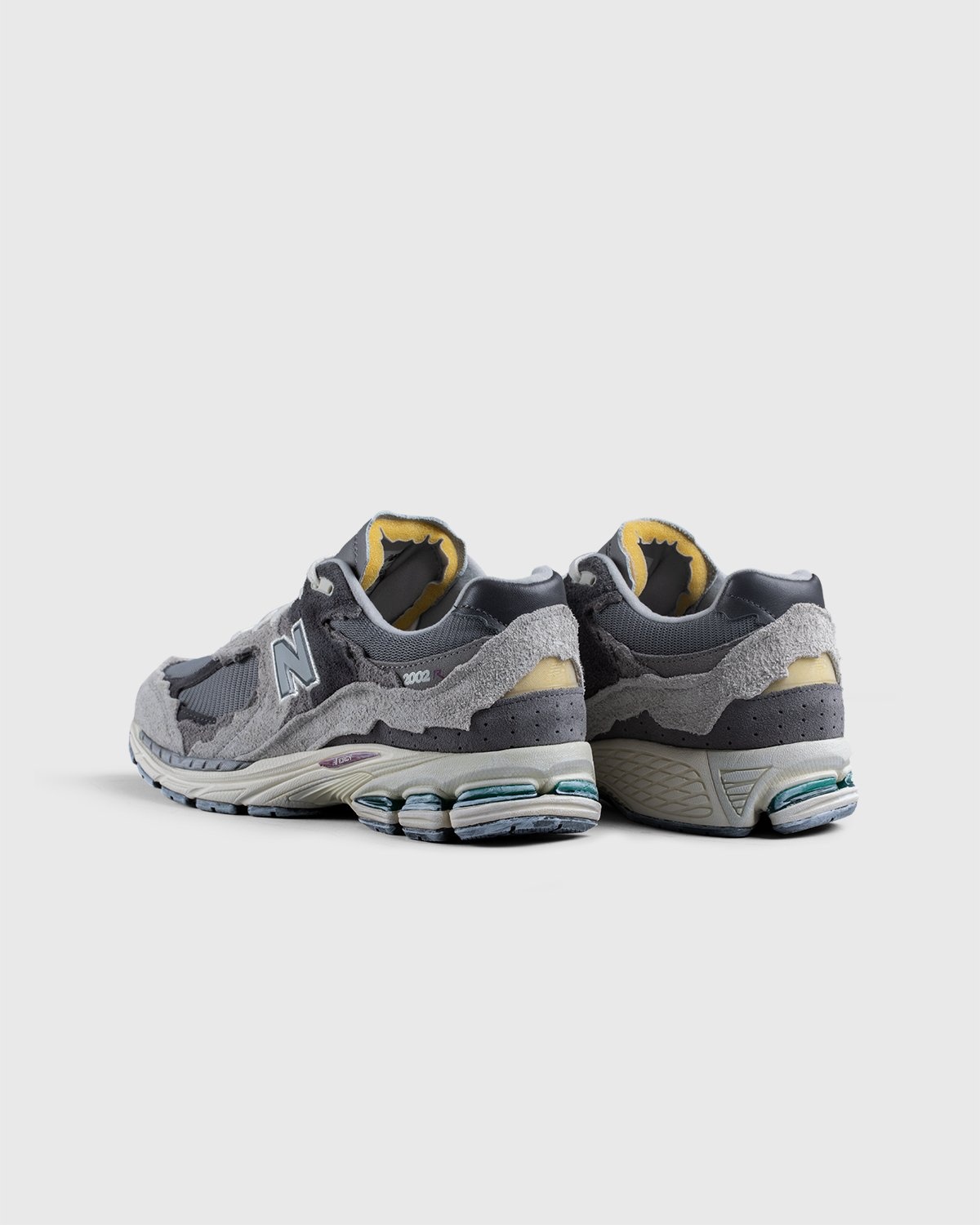 New Balance – M2002RDA Rain Cloud - Sneakers - Grey - Image 4