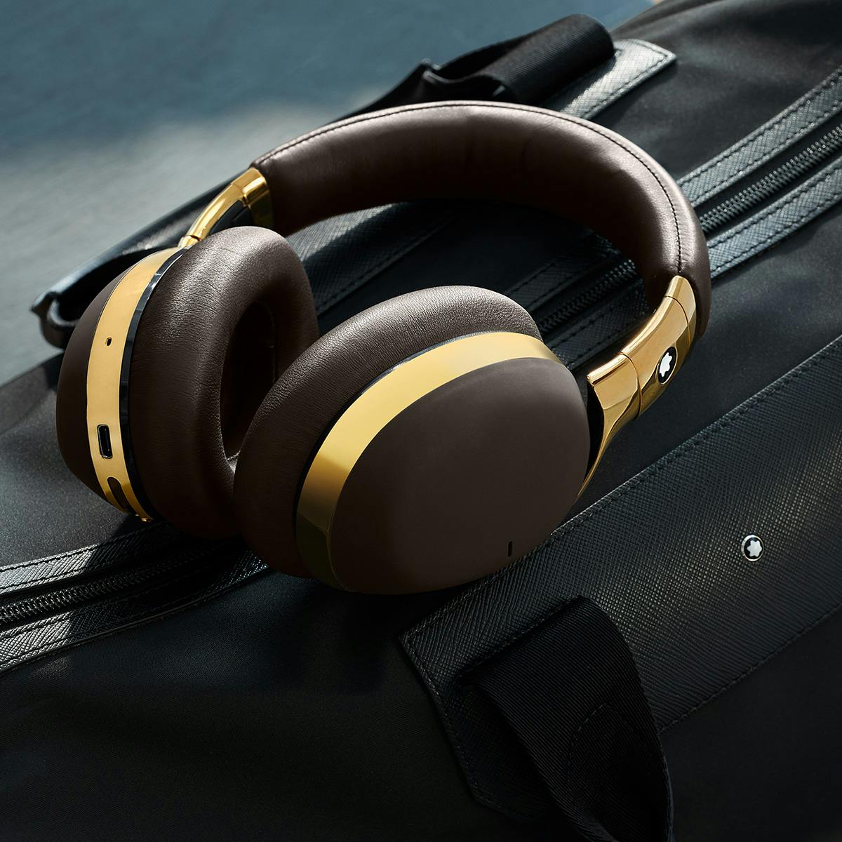 montblanc-smart-headphones-02