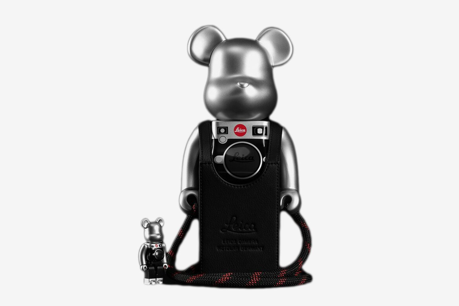 Bearbrick x Leica set with strap and bag 100% and 400%