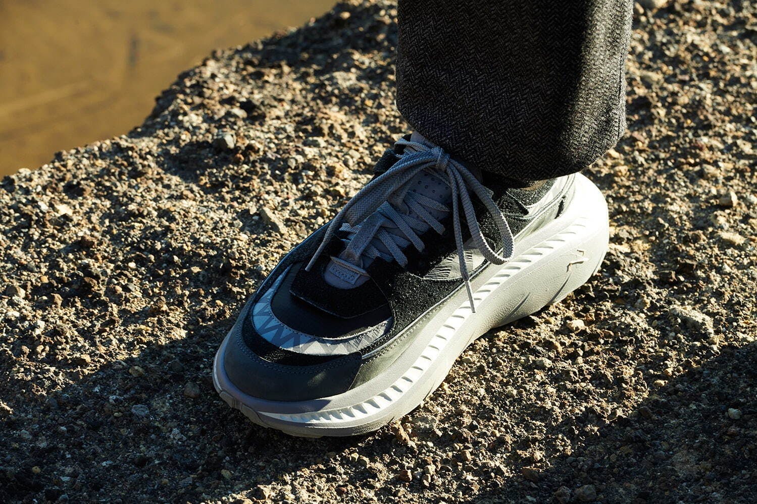 white-mountaineering-ugg-fw22-boots-shoes (5)