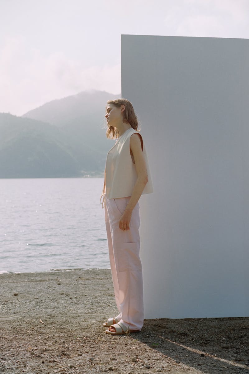 auralee-ss22-collection-new-balance-2002r (43)