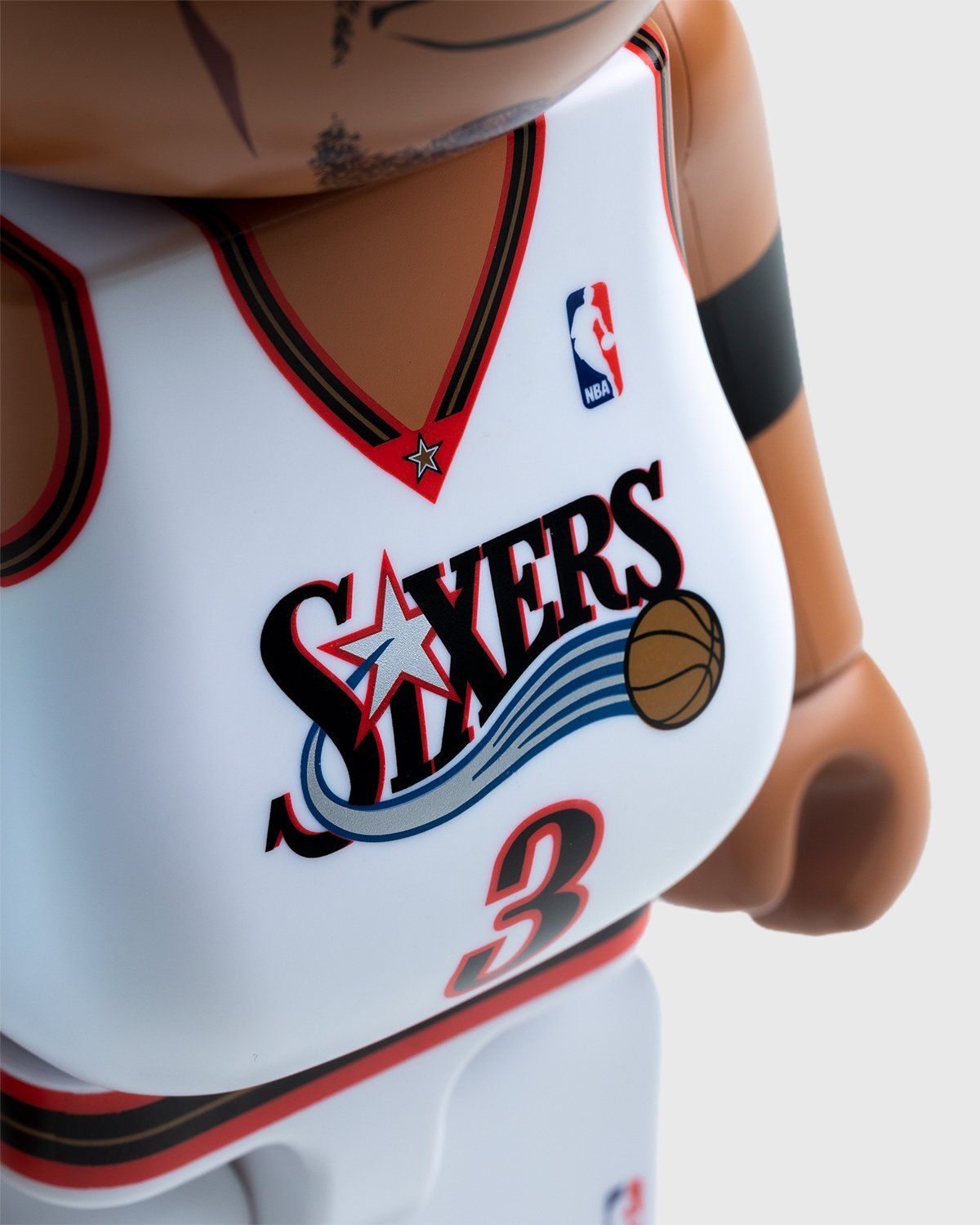 Medicom – Be@rbrick Allen Iverson Philadelphia 76ers 100% and 400% Set - Art & Collectibles - Multi - Image 4