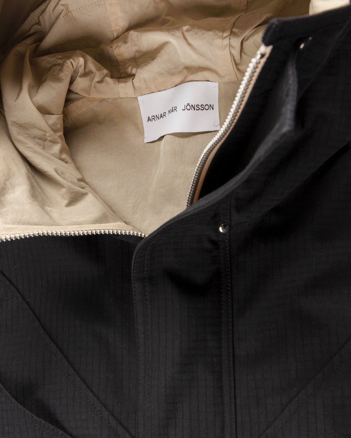 Arnar Mar Jonsson – Ventile Cross Pocket Outerwear Jacket Lava Beige - Outerwear - Brown - Image 4