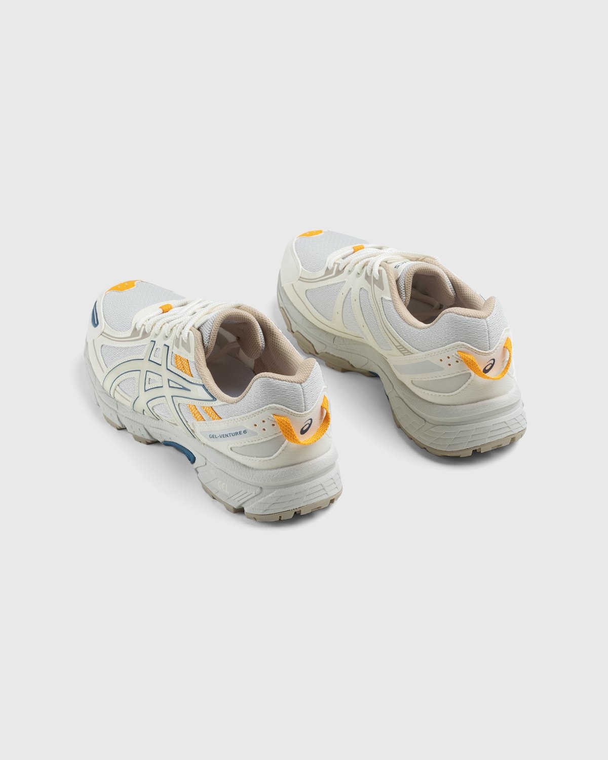 asics – Gel-Venture 6 Smoke Grey Birch - Low Top Sneakers - White - Image 4