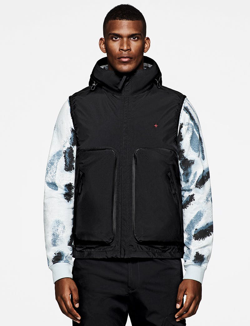 stone-island-maina-ss22-01