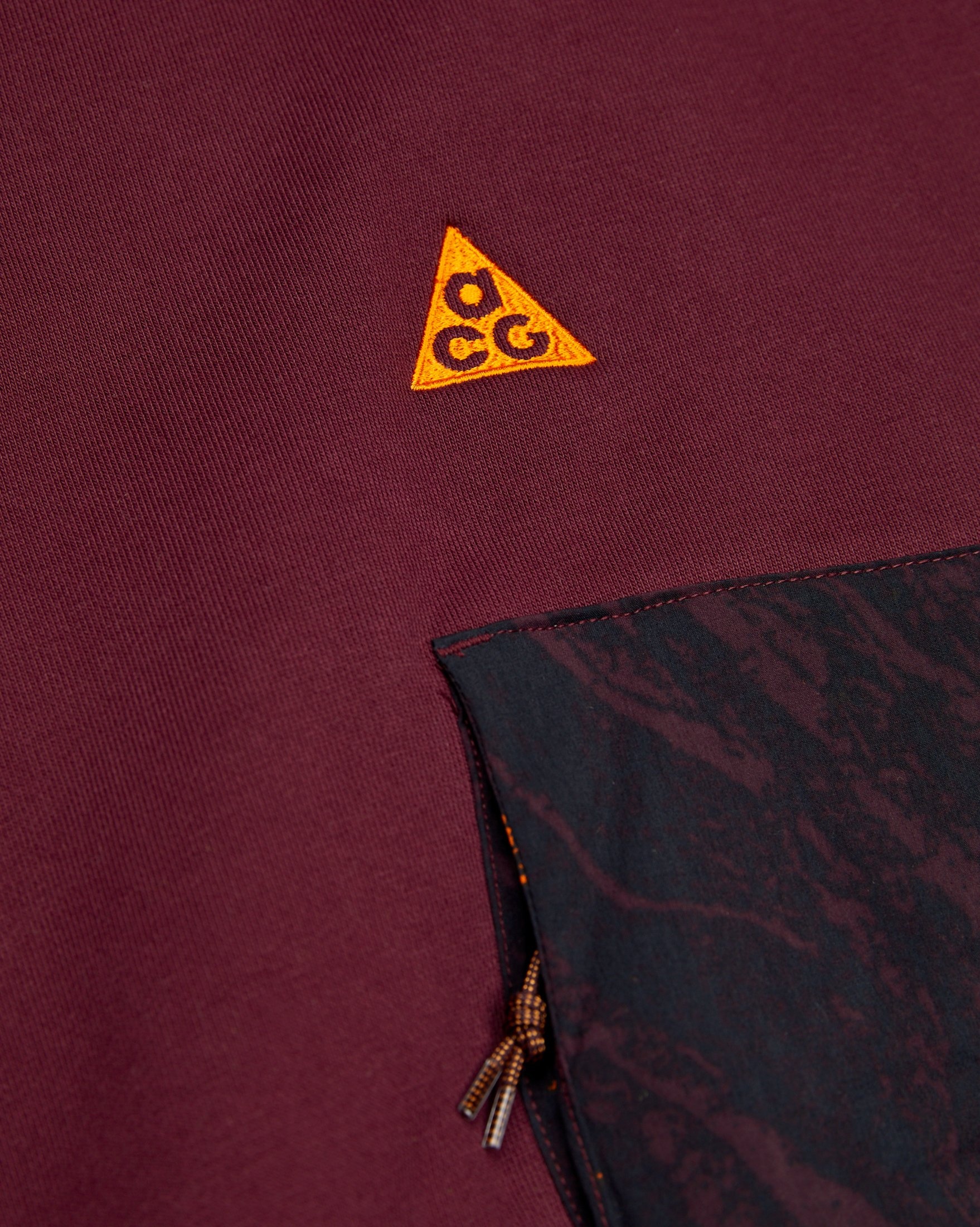 Nike ACG – Allover Print Crew Sweater Burgundy - Sweats - Red - Image 4