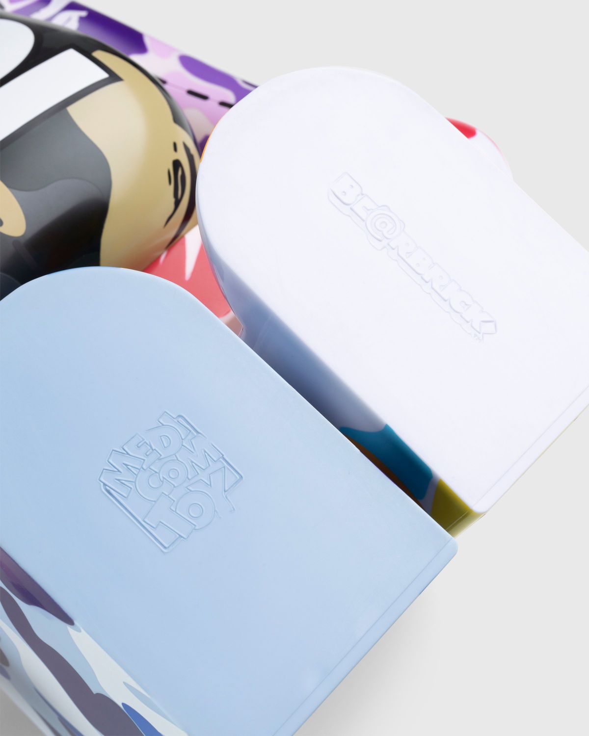 Medicom – Be@rbrick BAPE Camo 28th Anniversary 400% Multi #4 - Toys - Multi - Image 4