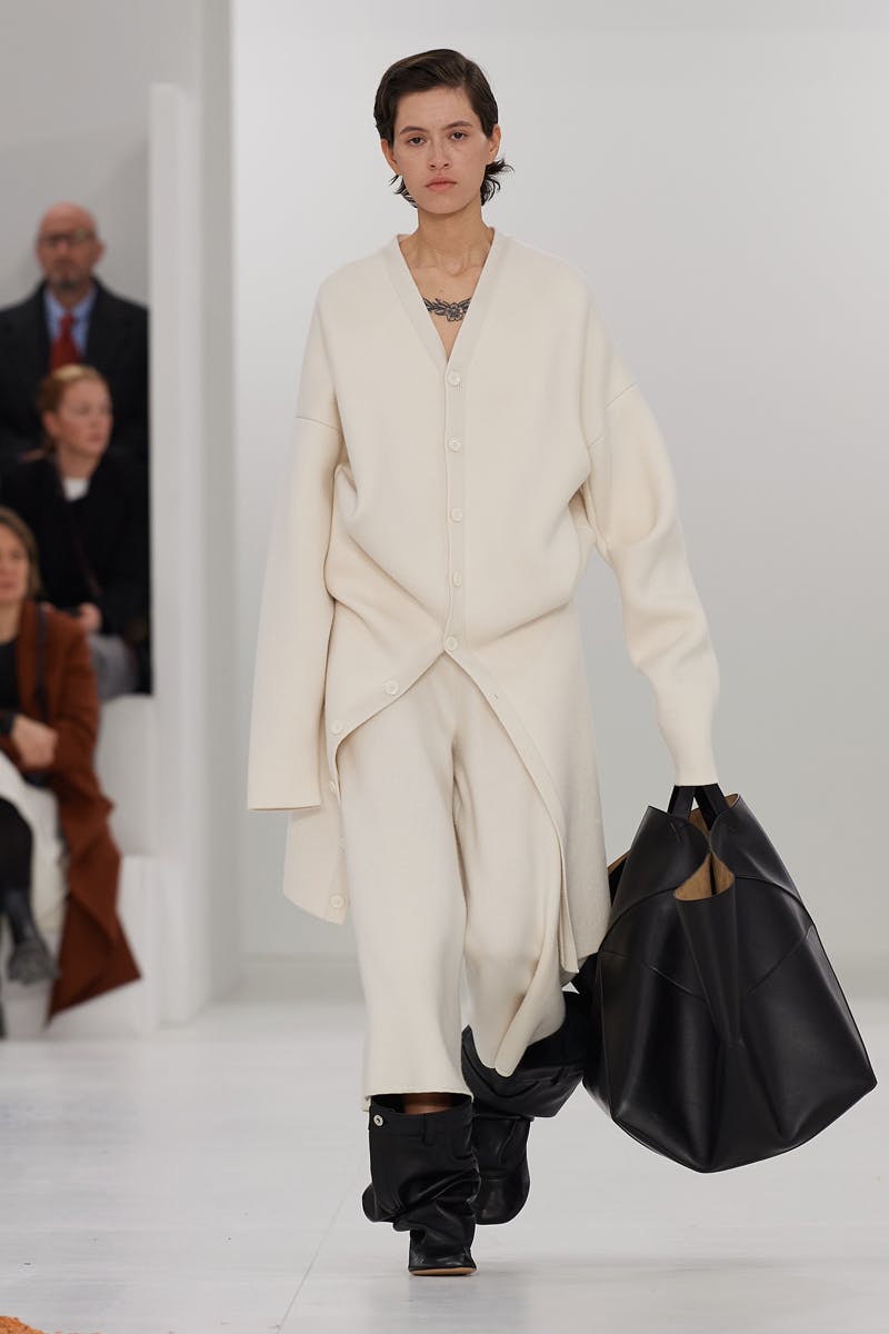 loewe-fall-winter-2023-womens-45