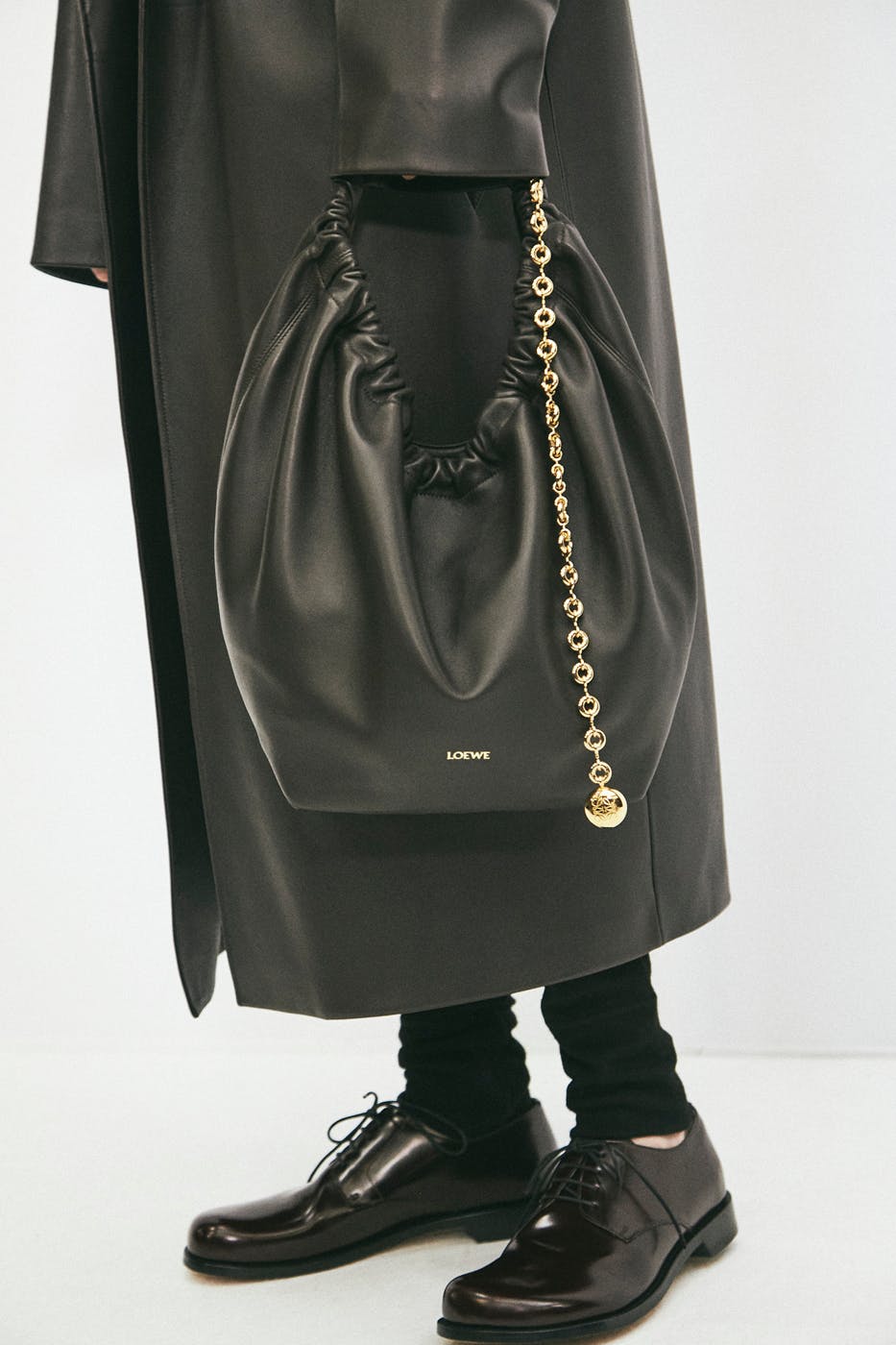 LOWE_LOEWE_MFW23_0123_PARIS_1375