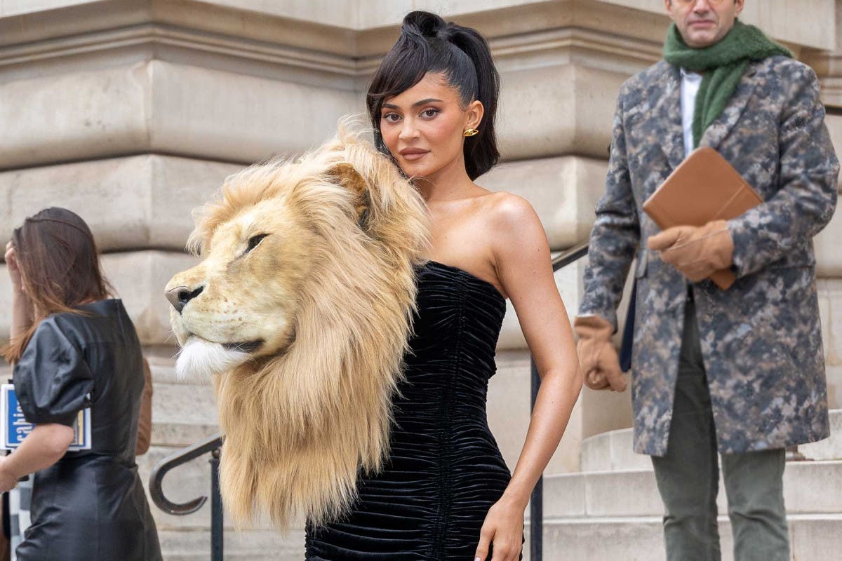kylie-lion-head-schiaparelli-animals- (1)