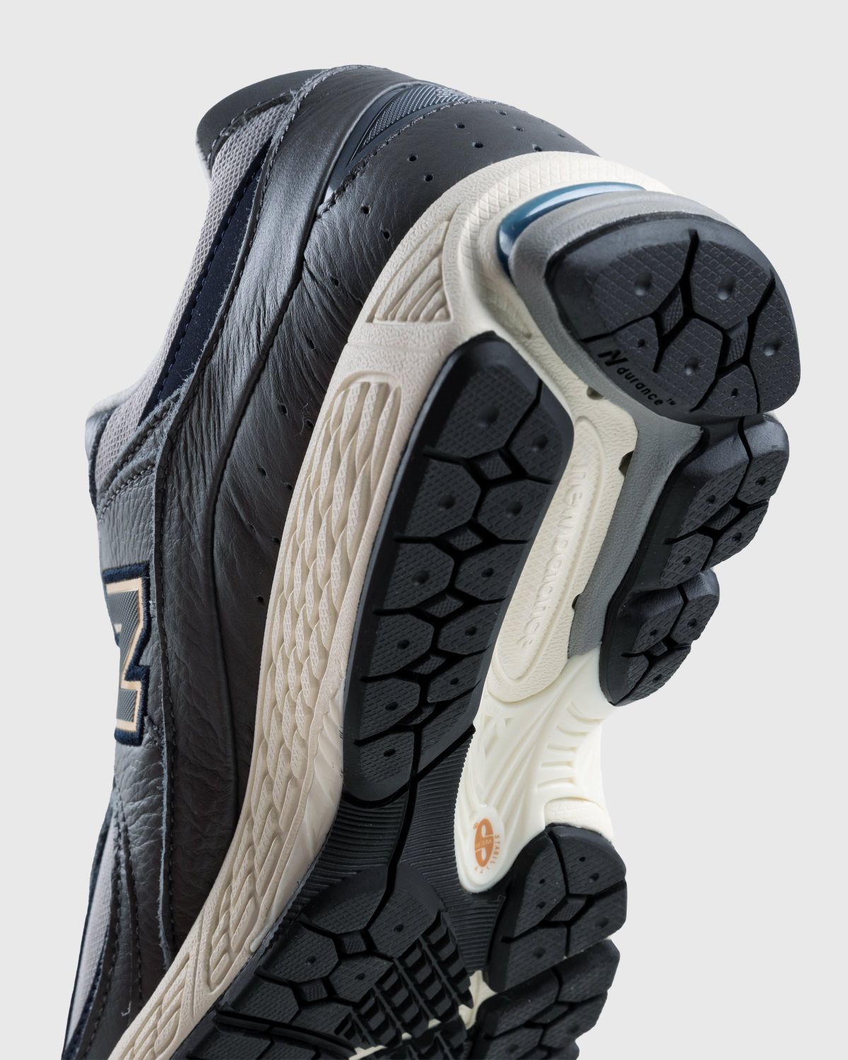 New Balance – M2002RHP Castle Rock - Low Top Sneakers - Grey - Image 6