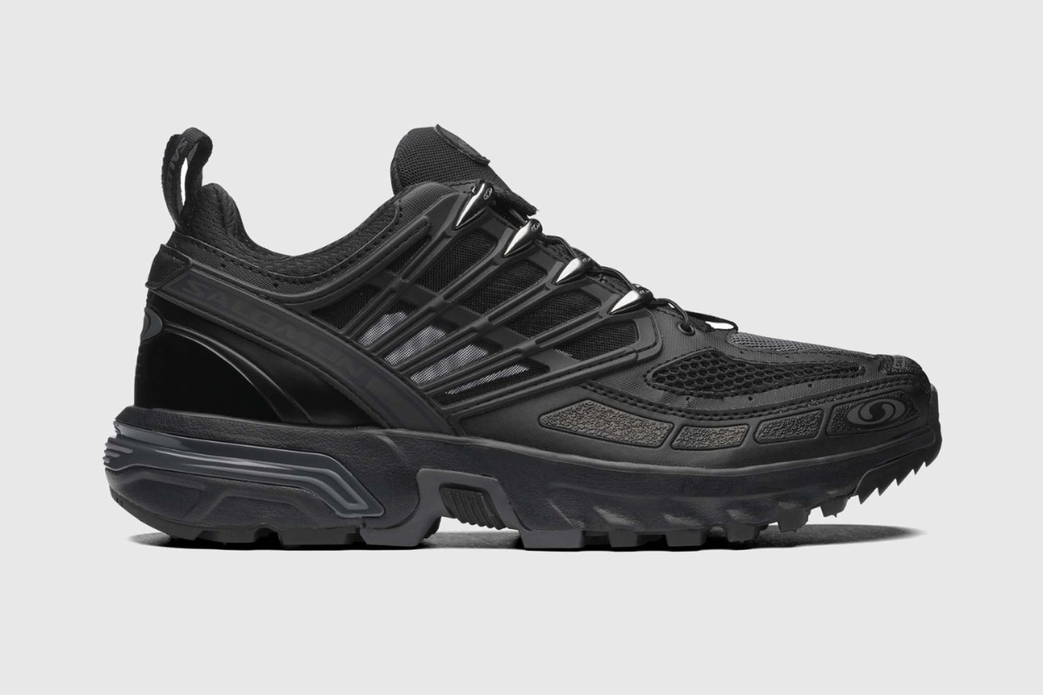 Salomon Reintroduces Classic XT-4 Colorways for SS23