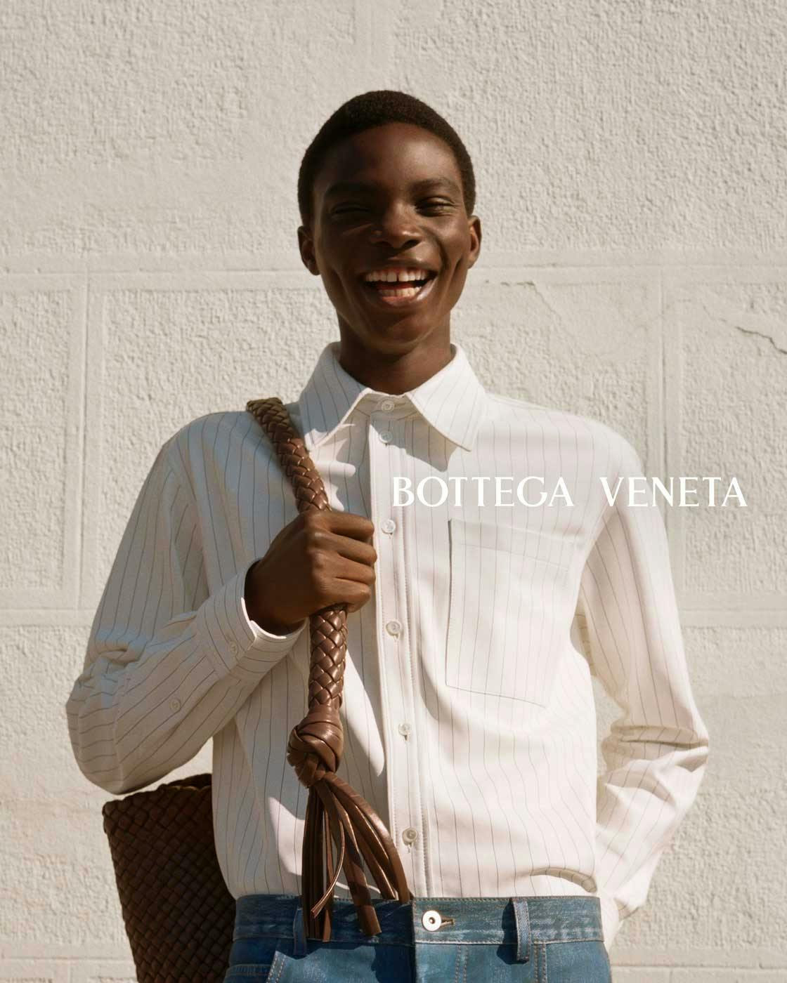 bottega-veneta-winter-2022-campaign-zine-(14)