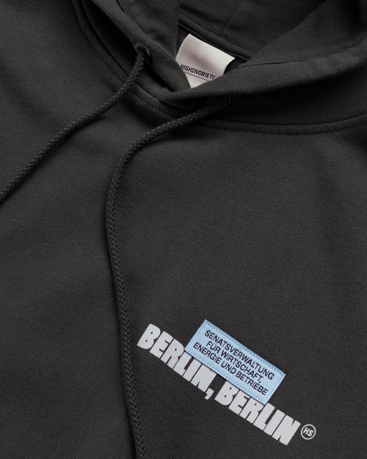 Highsnobiety – BERLIN, BERLIN 3 Hoodie Grey - Sweats - Black - Image 4