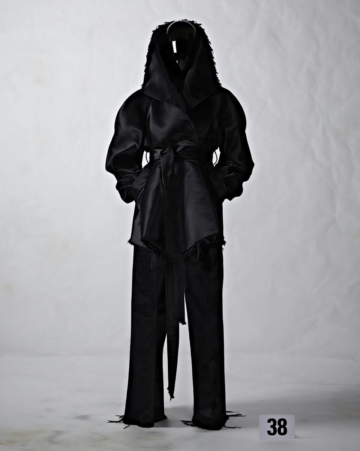 balenciaga-couture-2022-kim-kardashian-38