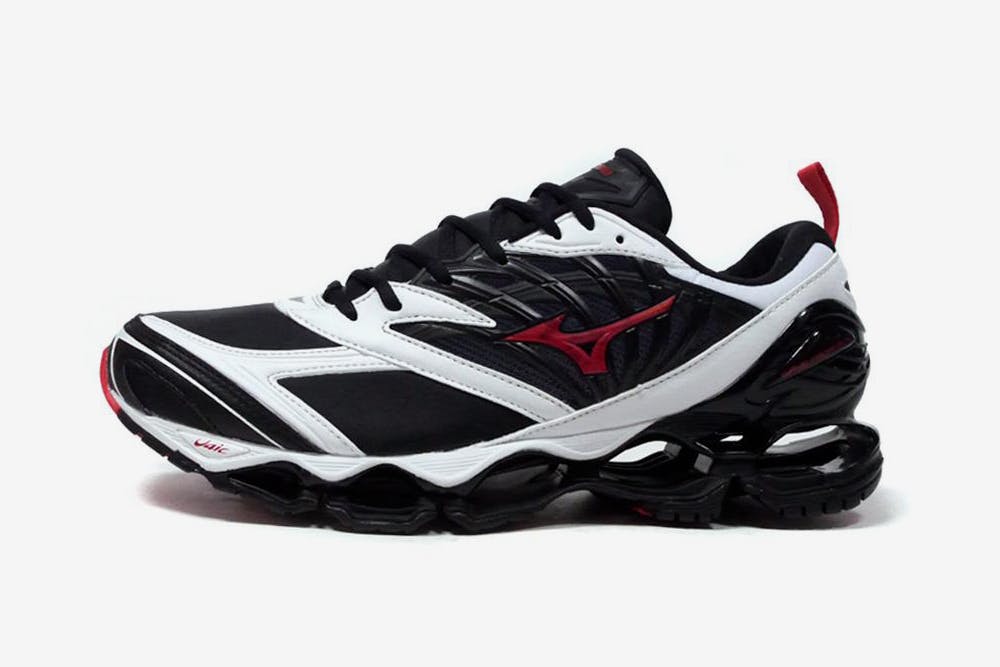 daily-sneaker-news-02-18-2021-01