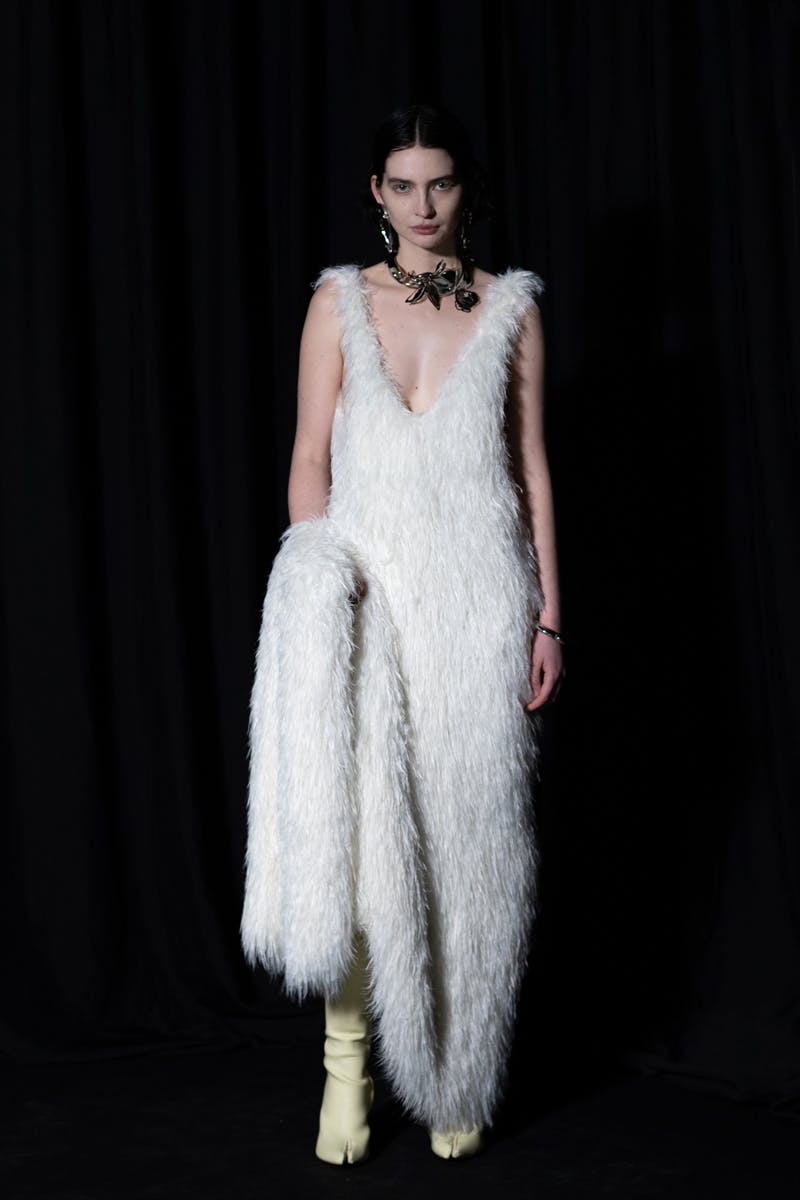 fw22-fashion-trends-faux-fur-hair-fleece (43)